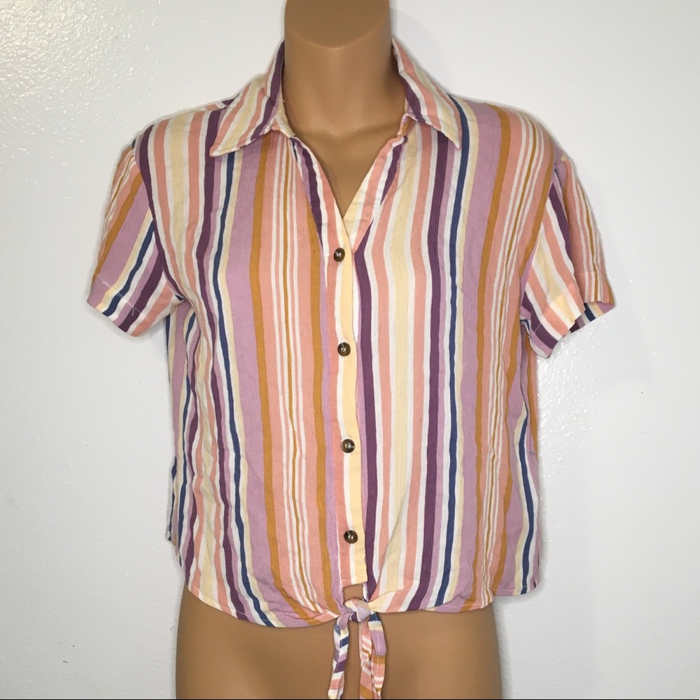 Stripped button up top